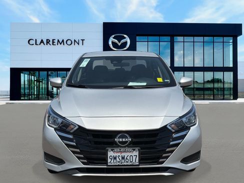 Used 2024 Nissan Versa SV FWD image 2