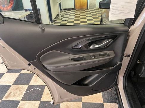 Used 2022 GMC Terrain AT4 image 38