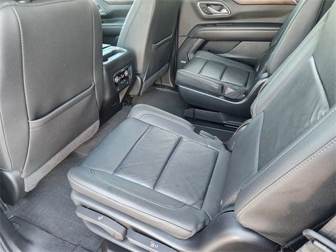 Used 2022 Chevrolet Tahoe Z71 image 12