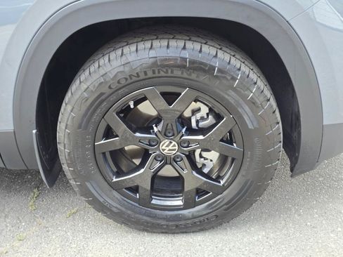 Used 2024 Volkswagen Atlas Peak Edition SEL AWD/4WD image 9