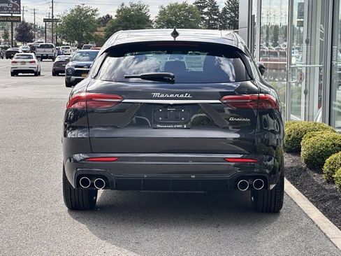 New 2025 Maserati Grecale GT image 5