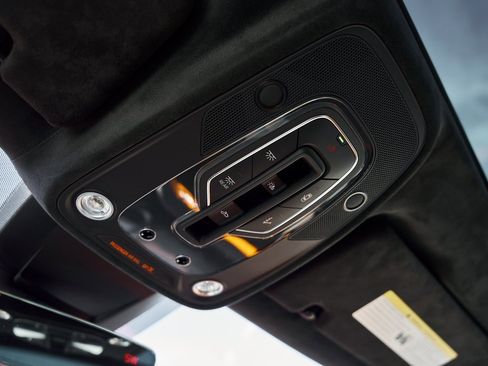 Used 2024 Lamborghini Urus S image 86