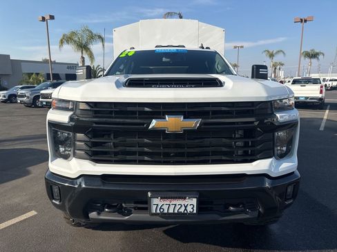 Used 2024 Chevrolet Silverado 3500 LT w/ Convenience Package image 2