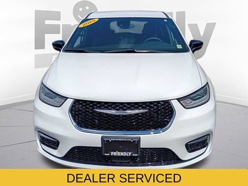 Used 2025 Chrysler Pacifica Select FWD image 2