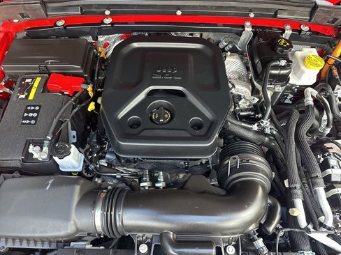 Used 2024 Jeep Wrangler Unlimited Rubicon 4xe image 24