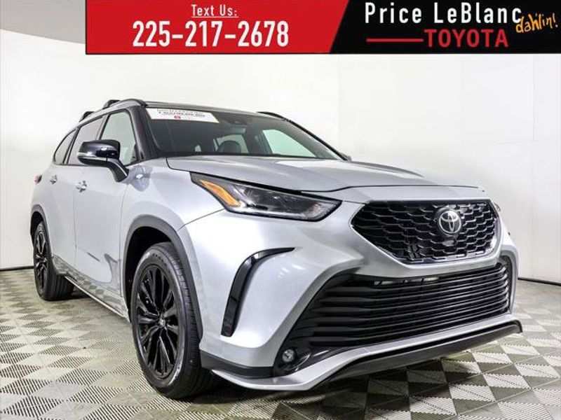 Certified 2024 Toyota Highlander XSE image 1