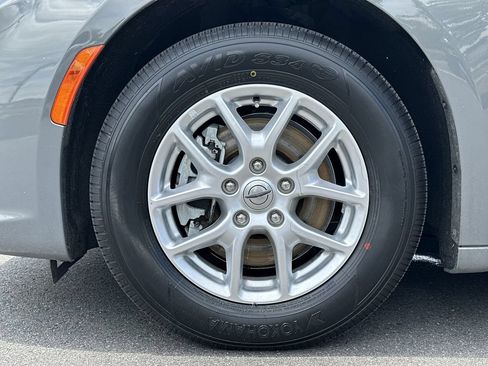 Certified 2022 Chrysler Pacifica Touring-L FWD image 17