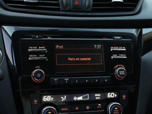 Used 2017 Nissan Rogue Sport SV image 35