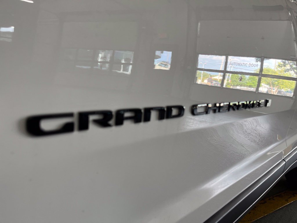 New 2026 Jeep Grand Cherokee Limited AWD/4WD image 13