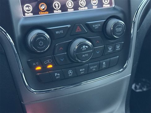 Used 2018 Jeep Grand Cherokee Altitude image 22