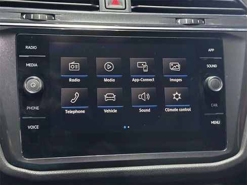 Used 2019 Volkswagen Tiguan SE w/ Panoramic Sunroof Package image 23