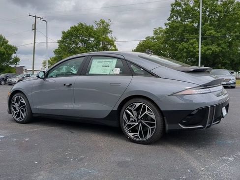 Used 2023 Hyundai Ioniq 6 SEL RWD image 6