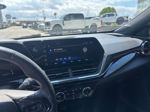 Used 2024 Chevrolet Trax RS w/ Driver Confidence Package FWD image 20