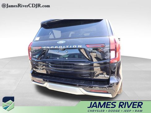 Used 2025 Ford Expedition Max Platinum AWD/4WD image 15