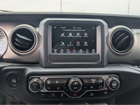 Used 2018 Jeep Wrangler Unlimited Sport S AWD/4WD image 32