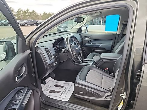 Used 2018 Chevrolet Colorado Z71 AWD/4WD image 11