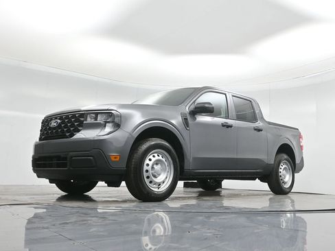 New 2025 Ford Maverick XL image 38