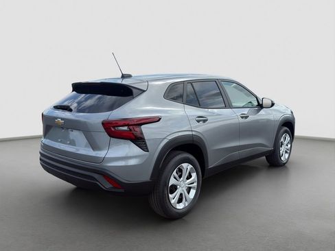 New 2026 Chevrolet Trax LS w/ Driver Confidence Package FWD image 6