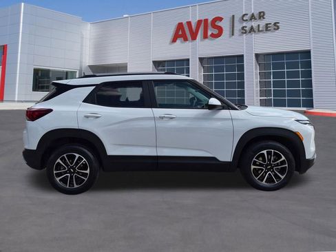 Used 2025 Chevrolet TrailBlazer LT AWD/4WD image 5