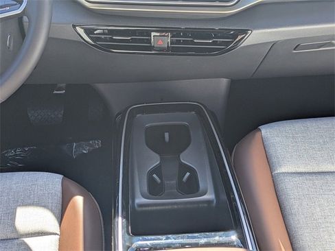 New 2025 Volkswagen ID.4 Pro image 19