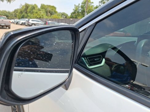 Used 2024 Toyota RAV4 XSE AWD/4WD image 15