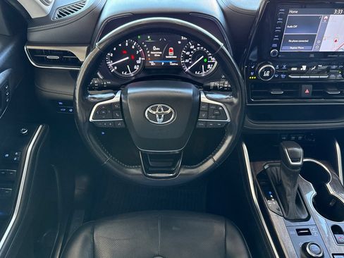 Used 2021 Toyota Highlander Limited AWD/4WD image 15