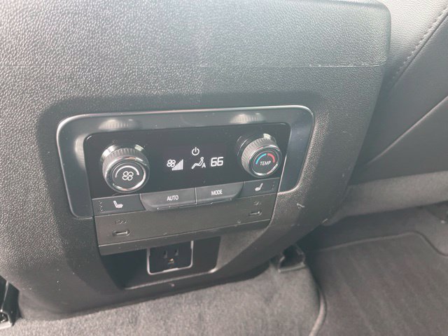 Used 2025 Chevrolet Suburban LT w/ Comfort Package AWD/4WD image 10