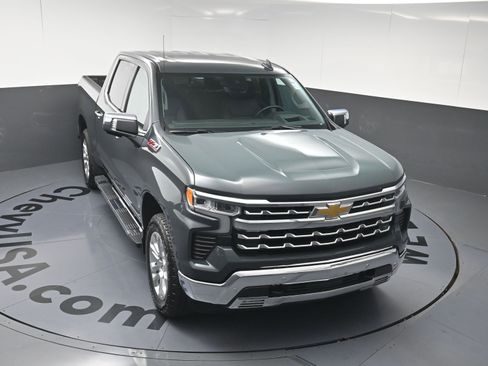 Used 2025 Chevrolet Silverado 1500 LTZ w/ LTZ Premium Package image 33