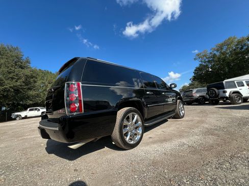 Used 2014 GMC Yukon XL Denali image 38