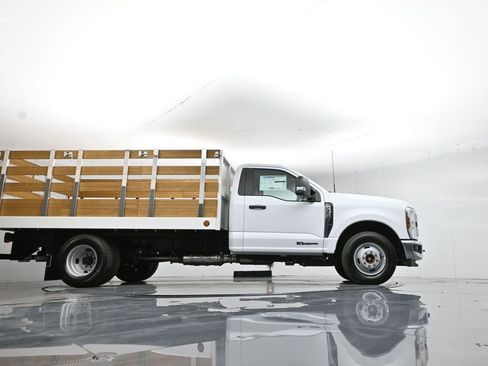 New 2026 Ford F350 XL w/ XL Chrome Package RWD image 46