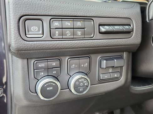 Used 2023 GMC Yukon Denali w/ Max Trailering Package image 28