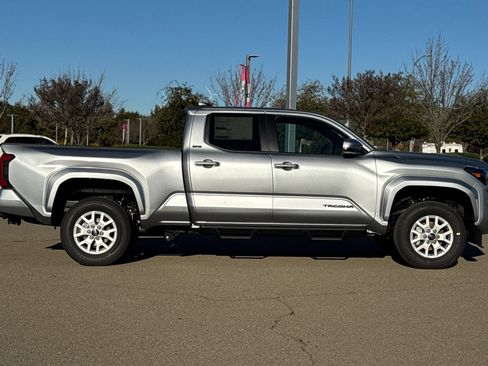 New 2026 Toyota Tacoma SR5 AWD/4WD image 3