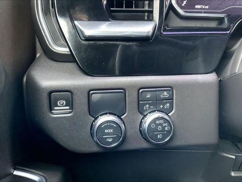 Used 2025 GMC Sierra 1500 SLT RWD image 33