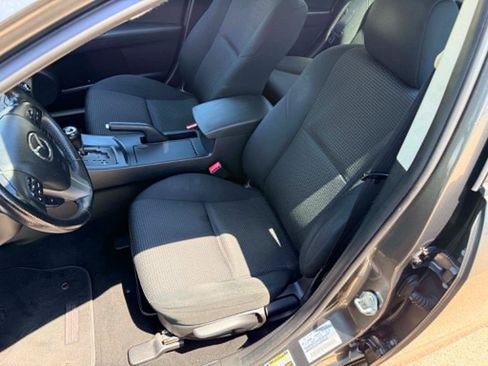 Used 2013 MAZDA MAZDA3 i Touring FWD image 13