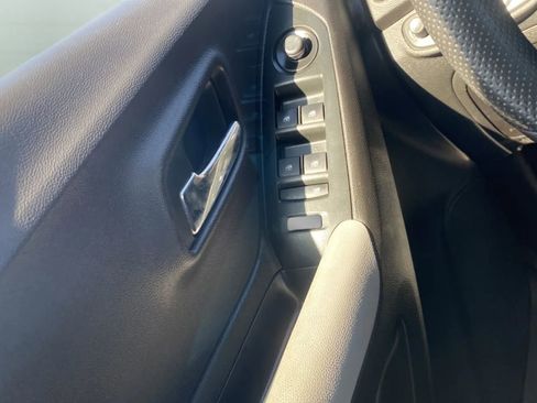 Used 2017 Chevrolet Trax LS FWD image 16