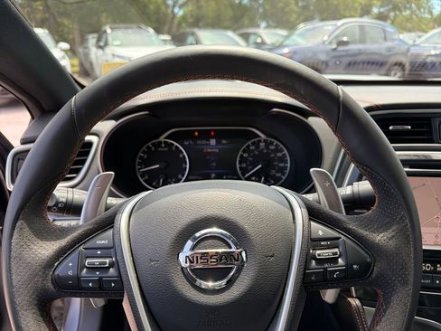 Used 2022 Nissan Maxima SR w/ Sport Mat Group FWD image 21