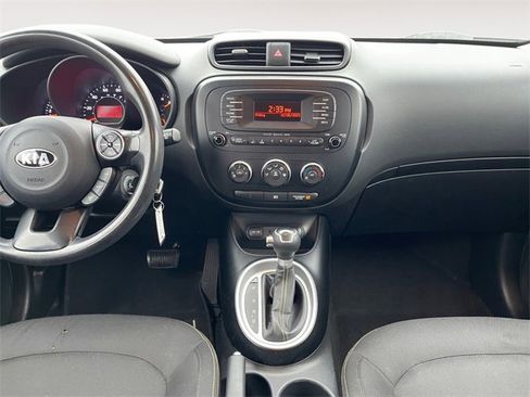 Used 2015 Kia Soul + image 11