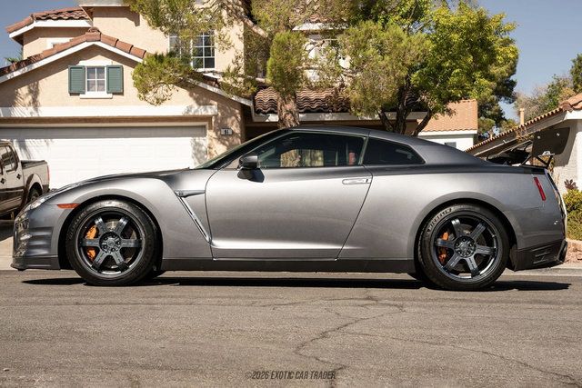 Used 2016 Nissan GT-R Black Edition AWD/4WD image 3