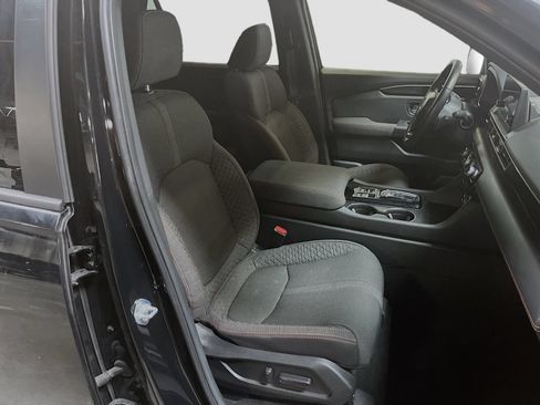 Used 2025 Honda Pilot Sport image 29
