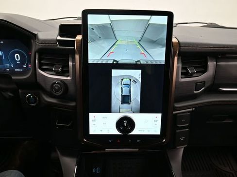 Used 2024 Ford F150 Lightning Lariat image 19