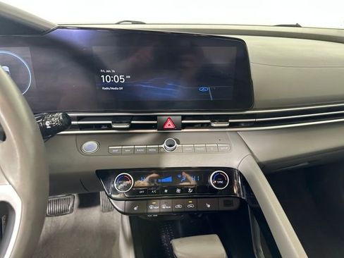 Used 2023 Hyundai Elantra SEL w/ Convenience Package image 21