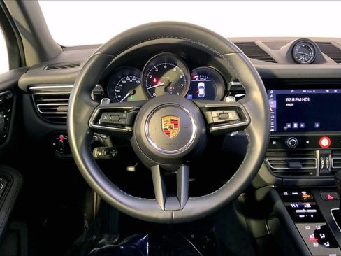 Used 2024 Porsche Macan image 15