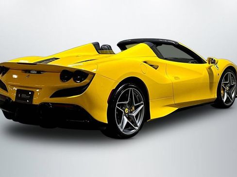 Used 2022 Ferrari F8 Tributo RWD image 7