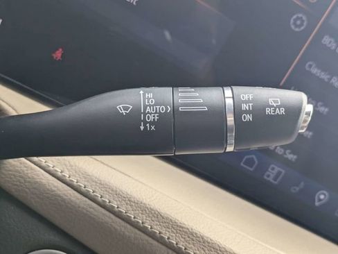 Used 2025 Cadillac XT4 Premium Luxury image 27