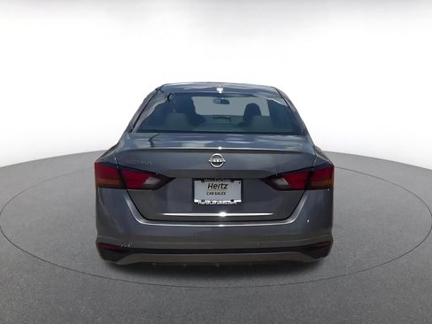 Used 2025 Nissan Altima 2.5 SV FWD image 11