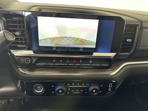 Used 2024 Chevrolet Silverado 1500 LT image 23