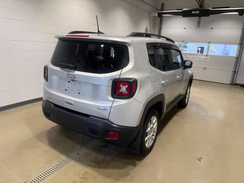 Used 2020 Jeep Renegade Latitude w/ Cold Weather Group AWD/4WD image 5