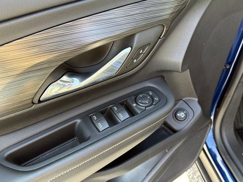 Certified 2023 GMC Terrain SLE w/ Driver Convenience Package image 15