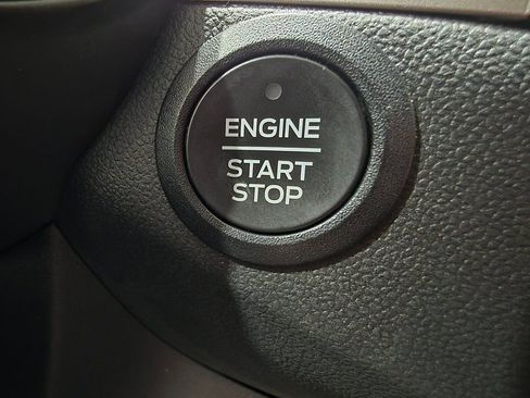 Used 2022 Ford Escape SE image 42