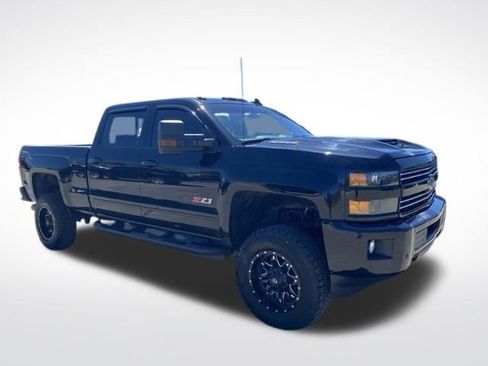 Used 2019 Chevrolet Silverado 2500 LTZ w/ Duramax Plus Package AWD/4WD image 7